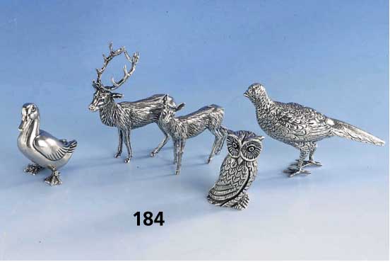 Tischdekoration: Gruppe 5 Wildtiere, 925er Silber massiv, verschiedene Darst.: Hirsch, Hirschkuh, Fasan, Eule und Gans, total 335 g, ...