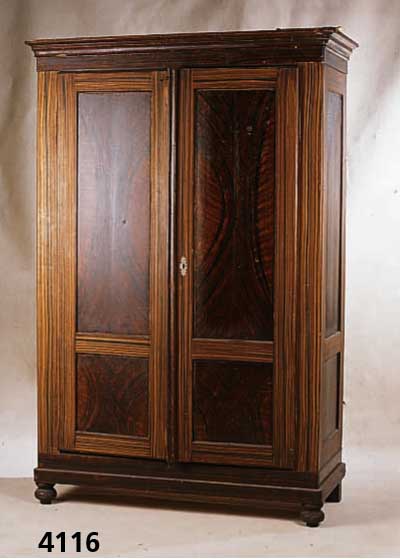 WÄscheschrank, deutsch, um 1850/60, Weich- holz, gute QualitÄt, Biermalerei, SpÄtbieder- meierstil, 3 original FÄcher, original Schloß und ...