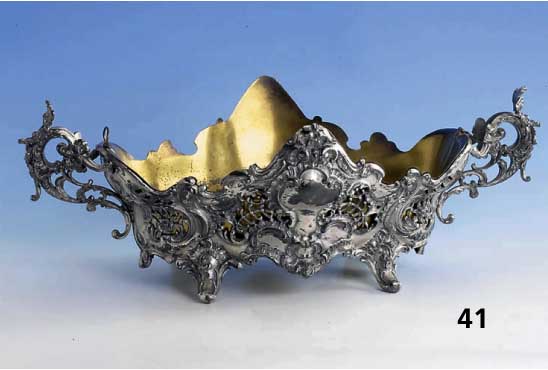 Jardiniere, Zinn versilbert, um 1890, deutsch, reich floral verziert, Einsatz Messing, berieben, ca. 19 x 52 x 22 cm