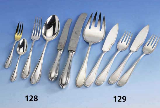 Fischbesteck fÜr 12 Personen, WMF, Metall versilbert, 30er Jahre, best. aus: 12 Messer, 12 Gabeln, 2.-teil. Fischvorlege- besteck