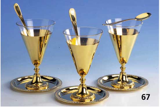 6 Eisbecher, Wolf Pforzheim, Feingold- auflage, mit 5 Unterteller Durchm. ca. 12.5 cm, Glaseinsatz und 5 orig. LÖffel, Ges.-H ca. 6.5 cm
