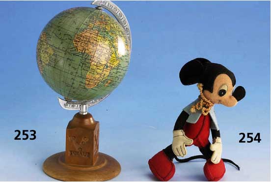 Mickey Mouse aus buntem Filz, deutsch um 1938/40, H ca. 14 cm