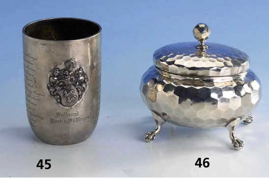 Erinnerungsbecher, Österreich um 1900, 800er Silber, an den scheidenden Offizier Wulbrand Bock von WÜlfingen, erhabenes Wappen derer von ...