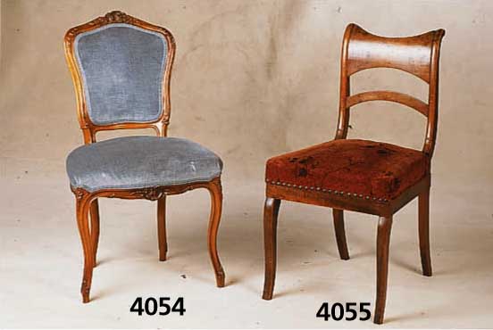 4 StÜhle, Frankreich, um 1890/1900, Rahmen Nußbaum massiv, ursprÜnglich gefaßt, Polster und Bezug neu, Schnitzereien aus dem Vollholz, ...