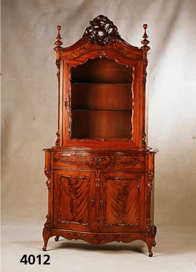 Aufsatzschrank, mitteldeutsch, um 1835/45, Korpus Weichholz, Mahagoni, Pyramidenmahagoni, gespiegelt-symetrisch, SchlÜsselschilde aufge setzte ...