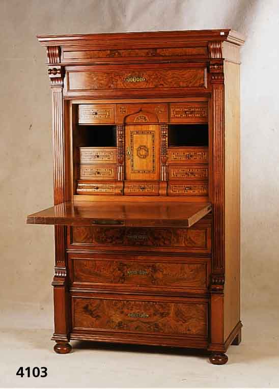 StandsekretÄr, deutsch, um 1880/90, Korpus Weichholz, Nußbaumfurnier/Wurzelnußfurnier, z.T. gespiegelt, klassizistischer Aufbau, seitliche ...