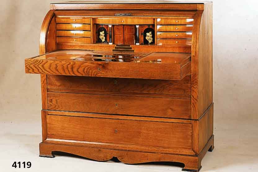 RollbÜro, deutsch, um 1830, Eiche, Eiche mas siv, aus Vollholz gefertigte Rundklappe, aus- gesuchtes Holz, durchgehende Maserung, Mahago- nifurnier ...