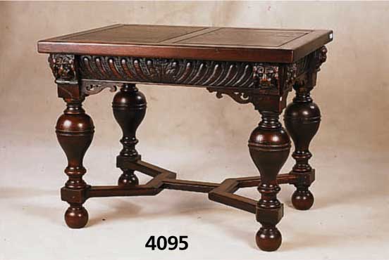 Tisch, Belgien, um 1870/80, Eiche massiv, FrÜhbarockstil, Zargen geschnitzt, Balusterbei ne gedrechselt, 8-fache LÖwenkopfverzierung aus dem ...