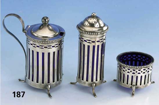 3-teil. GewÜrzset, 800er Silber, wohl AMZ, deutsch um 1900, blaue Glasein- sÄtze, 1 x besch., best. aus: Salzstreuer, Pefferschale und ...