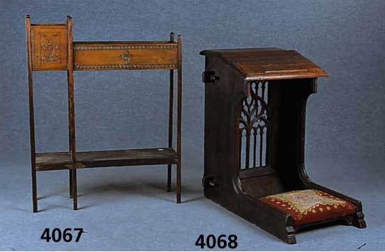 Betbank, deutsch, um 1850/60, Eiche massiv, original Gobelin-Kniekissen, Schnitzereien in Art der SpÄtgothik, Decke vernagelt, ursprÜng- lich mit ...