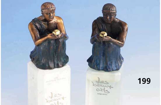 2 ParfÜmflakons, Entwurf Bruno Bruni, Bronze patiniert, min. Vergoldung, 20.Jh., Auflage: 7500, H ca. 18.5 cm