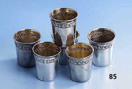 6 Stamperl, Frankreich um 1900, 800er Silber, Meistermarke AD, umlaufende Randverzierung mit stil. Kleeblatt, Reste alter Innenvergoldung, H ca. ...