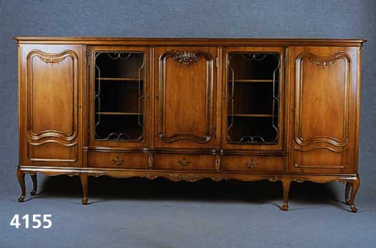 VielzweckmÖbel, deutsch, 60er/70er Jahre, Barockstil, Nußbaum massiv, Nußbaumfurnier, gespiegelt, gelblich getÖntes Glas, aufgesetz- te ...