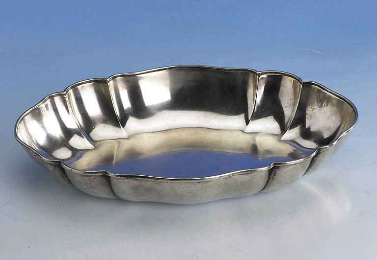Anbietschale, deutsch um 1860, 13-lÖtig, Barockstil, ca. 325 g, 4 x 23 x 16 cm
