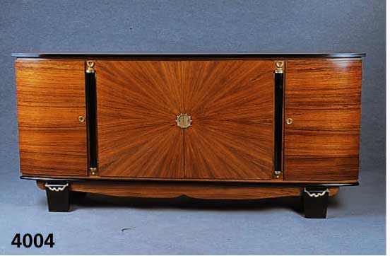 Sideboard, Frankreich, um 1935, Palisander, in schÖnem Bild furniert, z.T. ebonisiert, goldfarbene MetallbeschlÄge und Zierungen, mittlerer ...