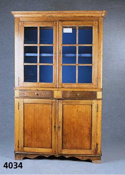 Prahlhans, deutsch, um 1780, wohl Wuppertal, Korpus z.T. Weichholz, Eiche massiv, auf Decke Inschrift, Leisten und Verfremdungen 1826, neu in 1879, ...