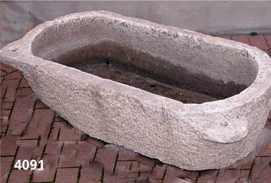 Wassertrog, China, um 1900, Granit massiv, aus einem Block gehauen, auch als Brunnen ge- eignet, aufwendige Arbeit, vielfach verwendbar , ...