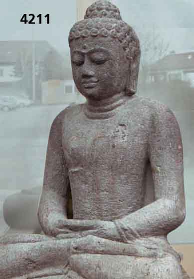 Budda, in meditierender Haltung, nach dem Vorbild des 12./13. Jahrhunderts, aus Stein gehauen, antikisierende Patina, wetterfest, schÖne massive ...