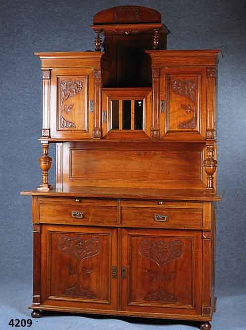 AufsatzmÖbel, deutsch, um 1902/05, Korpus Eiche und Weichholz, Mahagoni- und Palisander- furnier, Flachschnitzereien, abstrakt, floral, ...