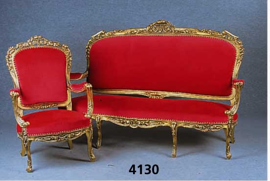 SalonmÖbel, bestehend aus Stuhlsessel und 3-sitzer Sofa, Rahmen wohl Buche, reich ge- schnitzt, in florentinischem Barockstil, teil- vergoldet, ...