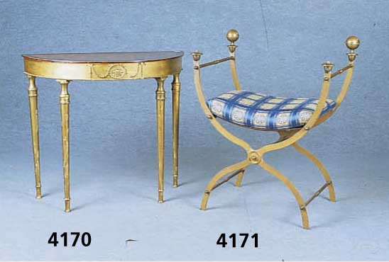 Wandkonsole, im italienischen Stil von 1830, sparsame Stuckarbeit, Platte Rosenholz, Maha- goni, Birke, Perlleistenverzierung, goldfarben ...