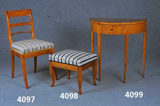 FußbÄnkchen, Biedermeierstil, Kirsche massiv , nach altem Vorbild, sehr praktisch, vielfach verwendbar, stabil, StilmÖbel, wohnfertig, ca. ...