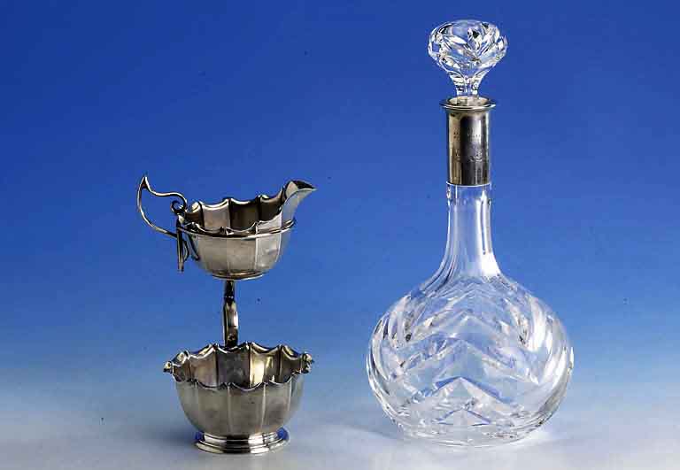 Glaskaraffe mit 800er Silber-Montur, deutsch 30er Jahre, Meistermarke TM, Korpus Kristallglas, orig. StÖpsel, H ca. 29 cm