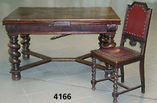Ausziehtisch, deutsch, um 1900/10, Korpus Weichholz, Eiche massiv, Auszieh- und Auf- klappmechanismus intakt, Ausziehvorrichtung mit StÜtzbeinen, ...