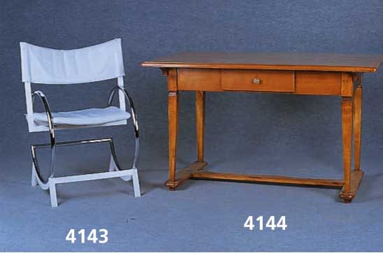 Tisch, deutsch, um 1830/40, Kirsche massiv, restauriert, Verstrebung sekundÄr, elegante LinienfÜhrung, Schublade, Bodenverstrebungen sollten ...