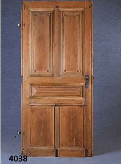 EingangstÜre, deutsch/Pfalz, um 1880, Nuß- baum, 5 RahmenfÜllungen, mit original Schloß, SchlÜssel fehlt, ca. 201x107 cm