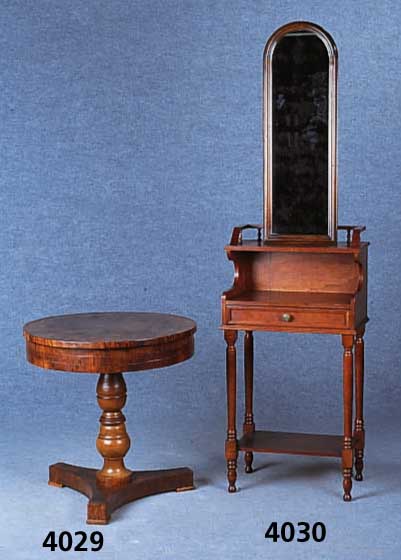 Spiegelkonsole, deutsch, nach Viktoriani- schem Vorbild, Buche und Nußbaum, auf Mahagoni eingefÄrbt, praktisches kleines MÖbel, Konsole ca. ...
