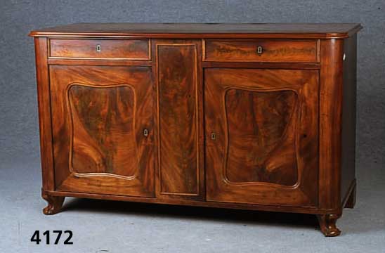SpÄtbiedermeieranrichte, deutsch, um 1860/70, Korpus Weichholz, Eiche massiv, Pyramiden- mahagonifurnier gespiegelt, Ecken abgerundet, original ...