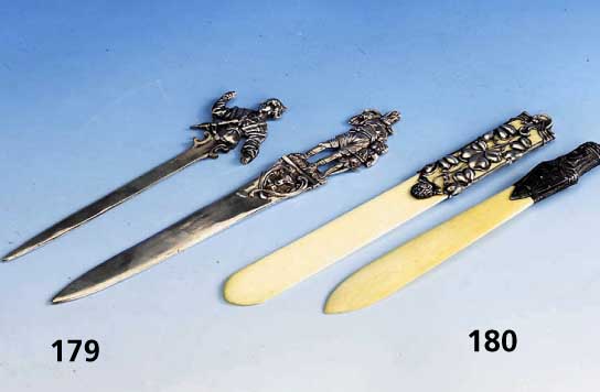 Konvolut 2 BriefÖffner, deutsch, wohl Hanau um 1900, 800er Silber, Meister- marke undeut., Darst. Wilhelm Tell mit Sohn, vollplastisch, ...