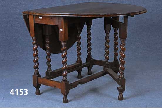 Oblongtable, England, um 1900, Eiche massiv, FÜße teilweise gedrechselt, gewundene SÄulen, ausklappbar, leichte Gebrauchsspuren, wohn- fertig, ...