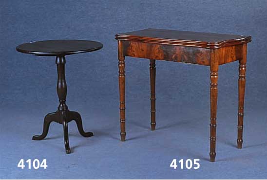 Spieltisch, deutsch, um 1825/35, Beine Nuß- baum massiv, Zarge und Platte Pyramidenmahago- ni gespiegelt, Fach fÜr Spiele, ausziehbar, ...