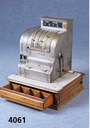 Anker-Kasse, deutsch, um 1910, Weißguß bzw. Messing verchromt, 4 Register, Unterteil Eiche massiv, Kurbelwelle, Funktion z.T. ÜberprÜft, ...
