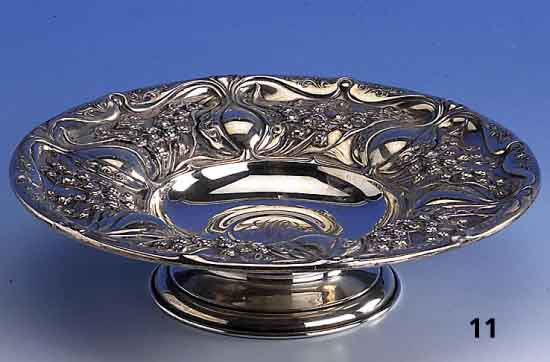 Anbietschale, Amerika um 1906, 925er Silber, New York, Meistermarke Whiting Manufactoring Company, reicher MaiglÖckchen- dekor, mittig ...