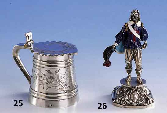 Wodkabecher, Rußland, Moskau zw. 1898-1912, 84er Silber, Wandung in Form eines Holz- fasses mit reichem Blumendekor, in Kartusche: russ. ...