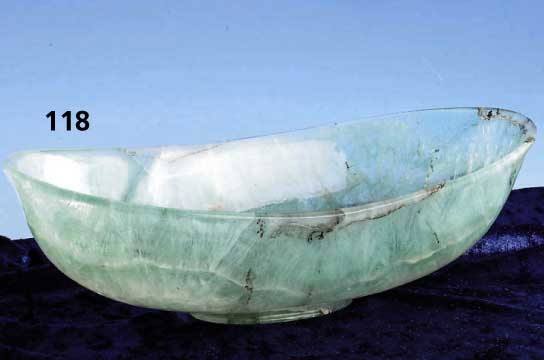 Schale aus hellgrÜnem Fluorit, ca. 8.5 x 26.5 x 13.5 cm, ca. 1035 g, kristalline Struktur, geschnitten und poliert (SW 4120.-)