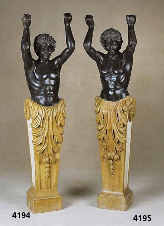 SÄule in Form einer Karyatide, Fuß aus Sand- stein, Karyatide aus Marmor, aufwendig gear- beitet, selten im Angebot, ca. 160x45x27 cm