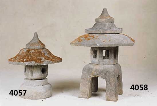 Pagodenlaterne, aus Stein gehauen, nach typischem japanischem Vorbild, 3 GlÜcksschirme , dekorative Gartenausstattung, Fuß 4-eckig, Schirme ...