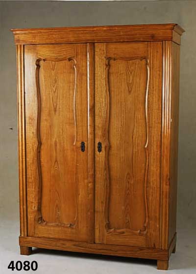WÄsche- bzw. Kleiderschrank, deutsch, um 1870, Esche massiv, 3-fach geriefte Lisenen, mit sogenannten BrezelfÜllungen, leichte Alters- bzw. ...