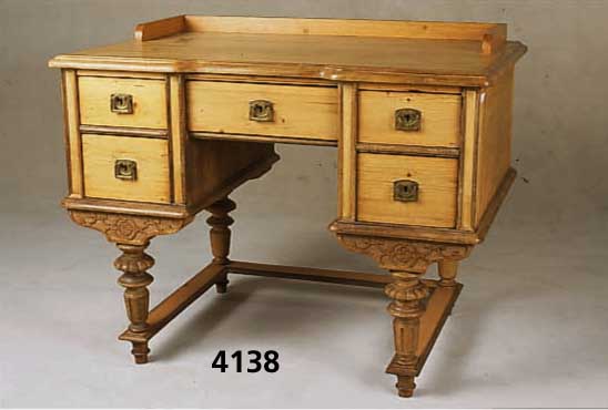 Damenschreibtisch, deutsch, um 1870/80, Korpus Weichholz, Trageteile z.T. Nußbaum mas- siv, Front Zierbelkiefer fein durchmustert, Balusterbeine, ...
