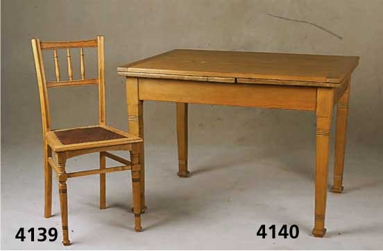 Ausziehtisch, deutsch, um 1900/10, Beine Buche massiv, Platte Zierbelkiefer massiv, ausgesuchtes Holz, sehr stabil, sparsame Riefung, im ...