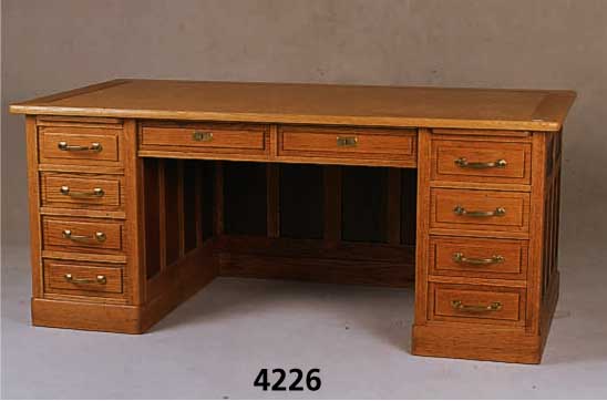 Herrenschreibtisch, deutsch, um 1902/06, Rahmen, Trage- und Arbeitsteile Eiche massiv, Einlagen Mooreichefurnier, schÖne haarmonische ...