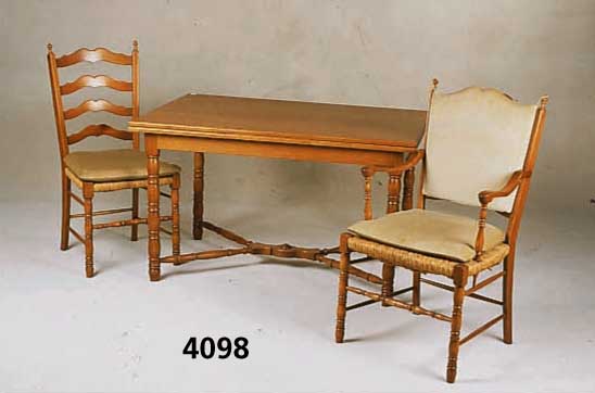 Spiesezimmertisch mit 6 StÜhlen, deutsch, Eiche massiv, Eichefurnier, Barockstil, soge- nannter rustikaler Stil, Verstrebung und Beine ...