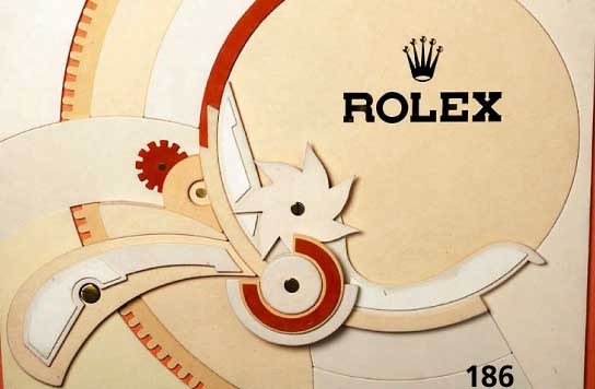 Schaufensterdekoration, ROLEX, wohl 60/70er Jahre, Uhrwerk in NaturtÖnen darge- stellt, Bez. Rolex goldfarben aufgelegt, ca. 80 x 85 cm