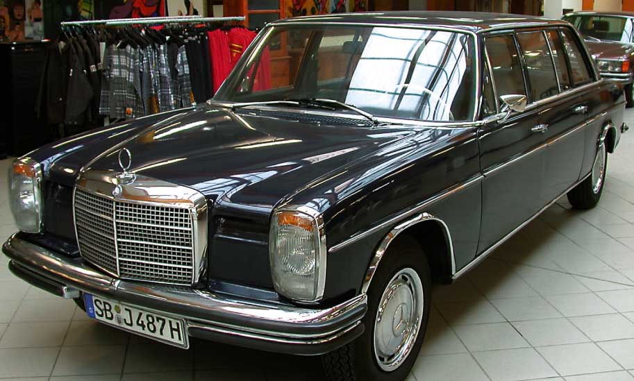 Mercedes Benz, Typ 114, 230/8, lang; EZ: 09/ 1970; 2253 ccm, 88 KW (120 PS); 18165 km abge- lesen; Limousine, lang; Blau; Automatik Getriebe ...