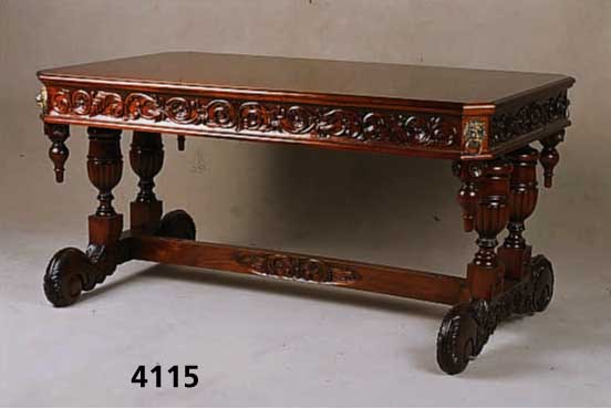 Prunktisch, nach dem Vorbild von Belgien, um 1680/1720, Nußbaum und Mahagoni massiv, Wangen doppelsÄulig mit auslaufenden FÜßen, Zarge und ...