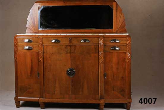 Spiegelanrichte, Frankreich, um 1930/34, strenger ArtDeco, Korpus Weichholz, Buche massiv, kaukasisch Nußbaumfurnier, abstrakte Durchgliederung, ...